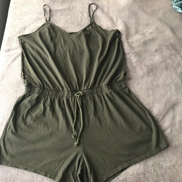 Atmosphere romper (12) - Picture 1 of 9